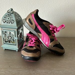 PUMA Hawaiian Print Sneakers